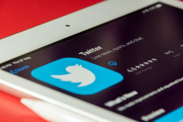 Automatiser twitter avec make : libérez votre créativité sans effort !